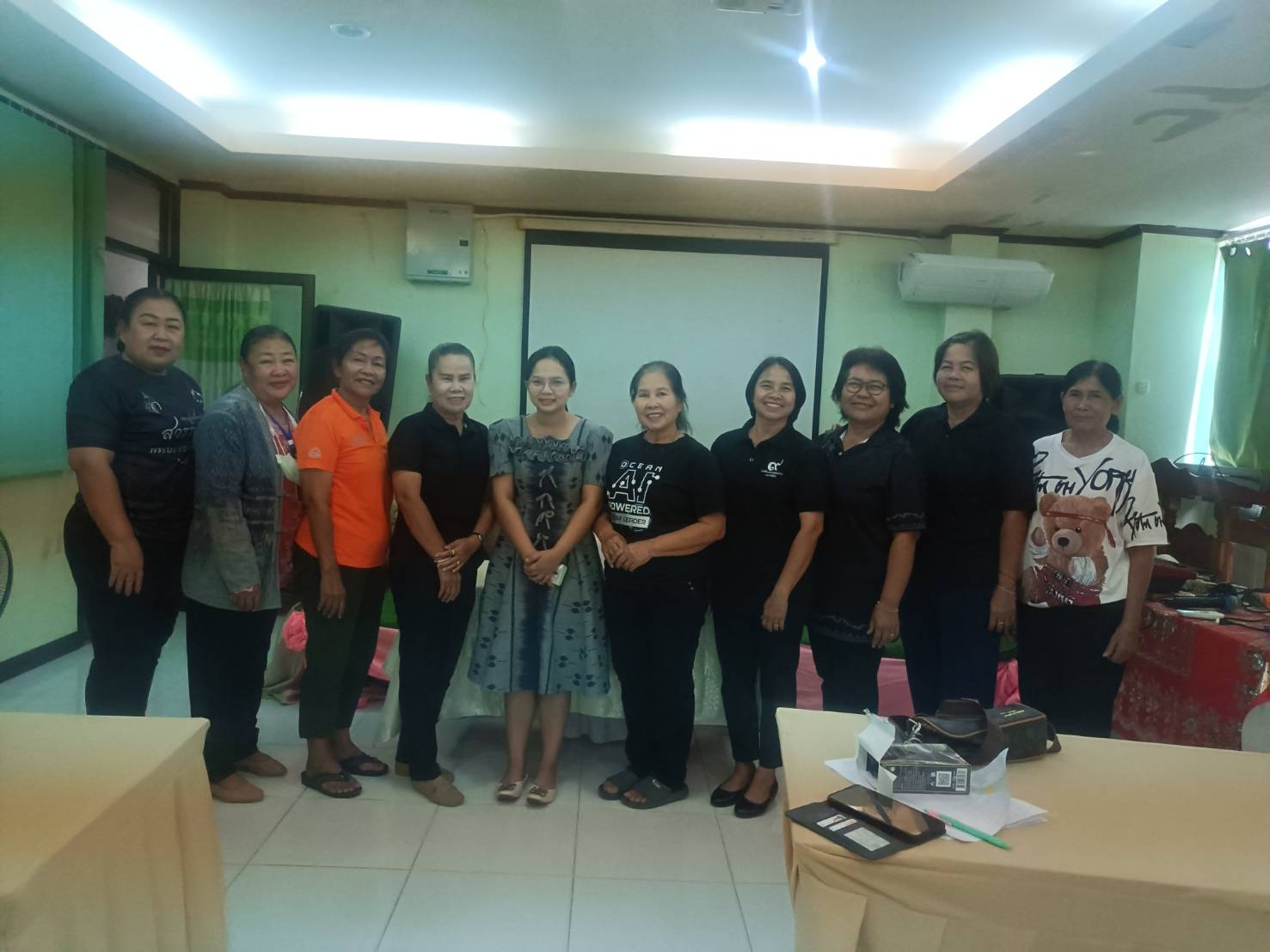 สำนักงานพัฒนาชุมชนอำเภอหนองพอก : ประชุมคณะทำงานขับเคลื่อนกองทุนพัฒนาบทบาทสตรีเทศบาลตำบลหนองพอก