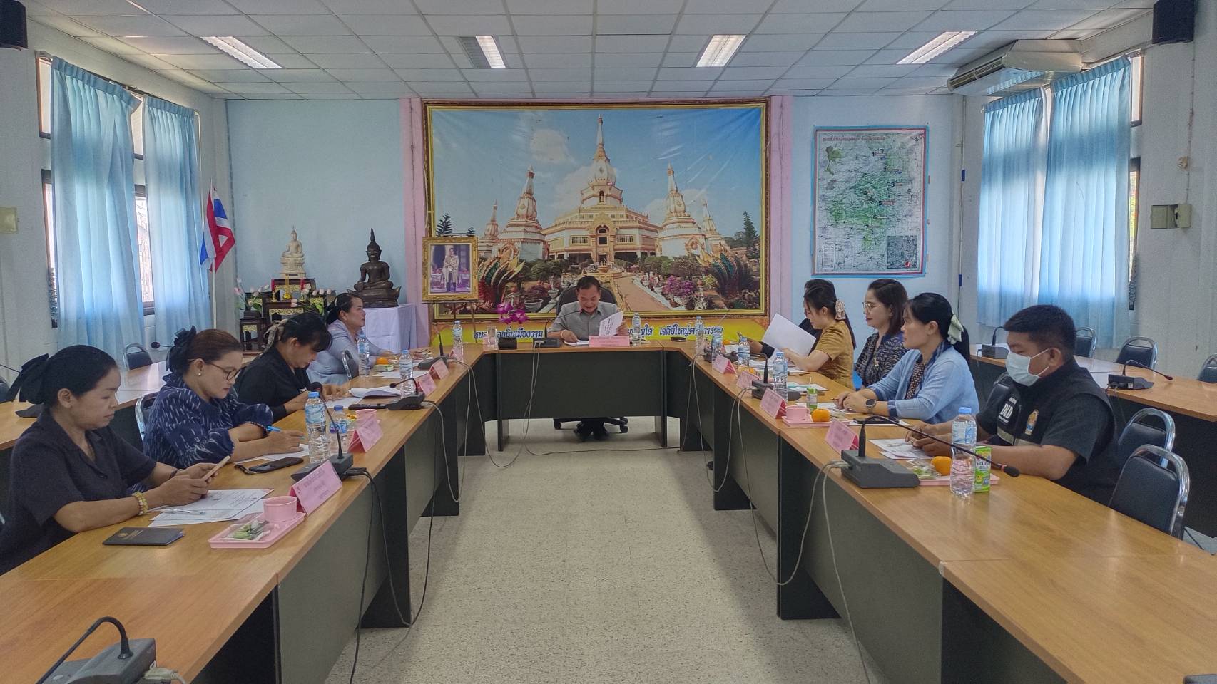 สำนักงานพัฒนาชุมชนอำเภอหนองพอก จังหวัดร้อยเอ็ด : ประชุมคณะอนุกรรมการกลั่นกรองและติดตามการดำเนินงานกองทุนพัฒนาบทบาทสตรีอำเภอหนองพอก ครั้งที่ 4/2569