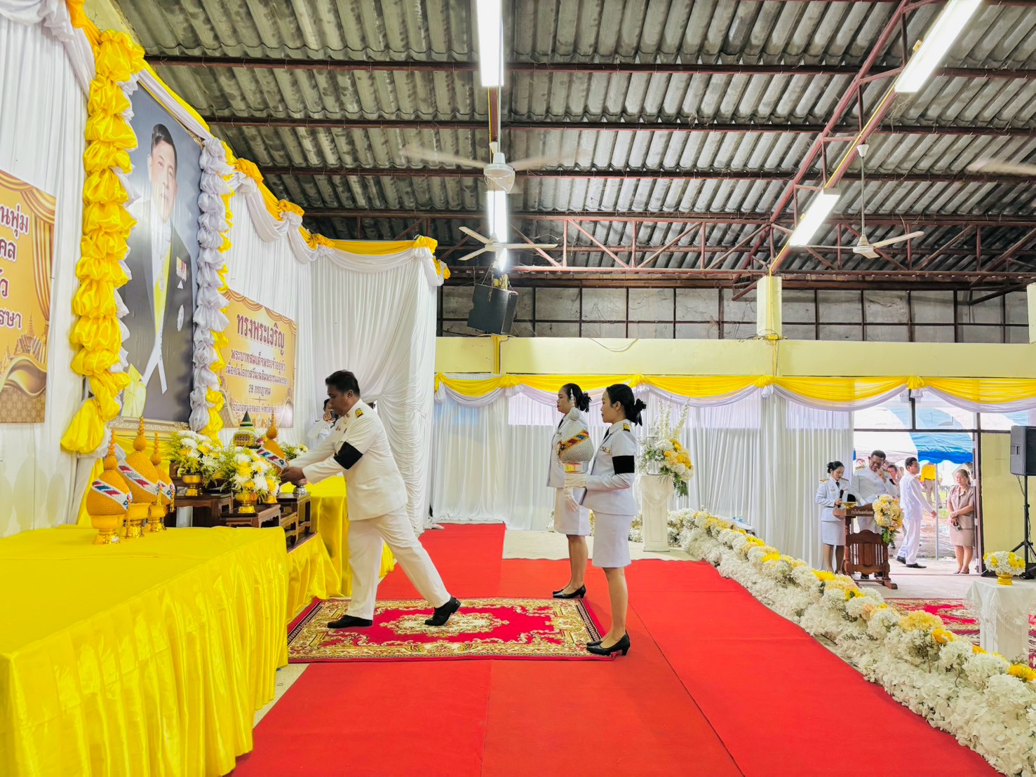 สำนักงานพัฒนาชุมชนอำเภอหนองพอก จังหวัดร้อยเอ็ด : ร่วมกิจกรรมเฉลิมพระเกียรติ เนื่องในโอกาสวันเฉลิมพระชนมพรรษาพระบาทสมเด็จพระเจ้าอยู่หัว 28 กรกฎาคม 2569