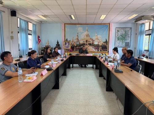 สำนักงานพัฒนาชุมชนอำเภอหนองพอก จังหวัดร้อยเอ็ด : ประชุมคณะอนุกรรมการกลั่นกรองและติดตามการดำเนินงานกองทุนพัฒนาบทบาทสตรีอำเภอหนองพอก