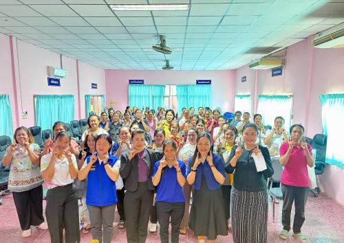 สำนักงานพัฒนาชุมชนอำเภอหนองพอก จังหวัดร้อยเอ็ด : ร่วมเป็นวิทยากรบรรยายพิเศษโครงการฝึกอบรมให้ความรู้เพื่อส่งเสริมอาชีพและดำเนินการกลุ่มสตรี